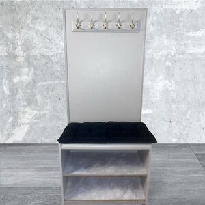 Beautiful hall tree/ bench on wheels with shoe storage!